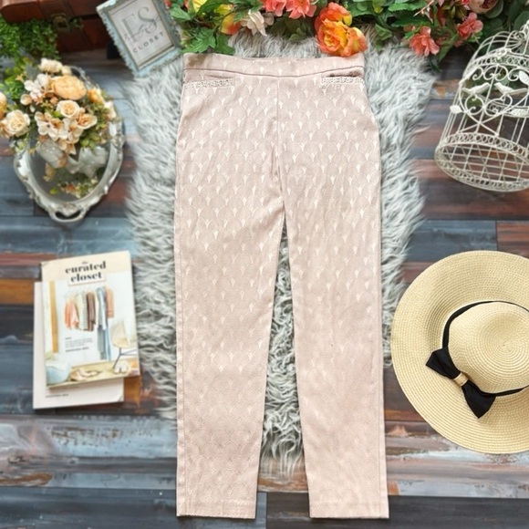 89th and Madison Baby Pink Shell Scallop Fan Art Deco Pattern Dress Pants, M - Picture 1 of 7